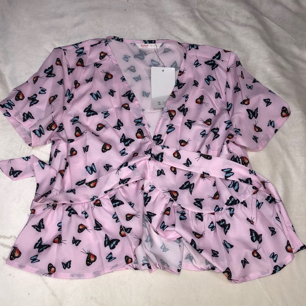 BUTTERFLY BABY PINK TIE TOP! TAGS ON! 🦋